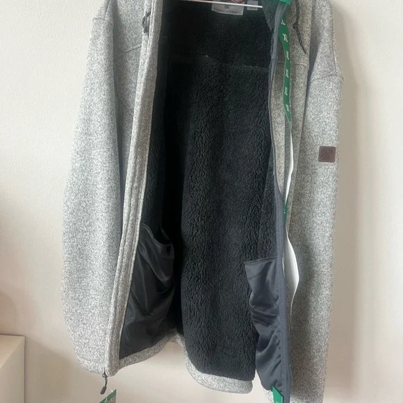Gray Zip Up Sweater with Hood
RUGGED ELEMENTS.
MOUNTAIN FLEECE HOODIE
New XL - Picture 6 of 8